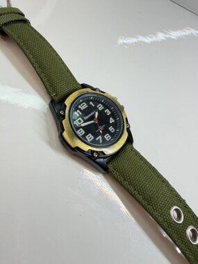 Discovery Outdoor Field Watch – Military Style